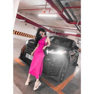076 - đầm thun dài body hồng sát nách xẻ đùi thêu chữ