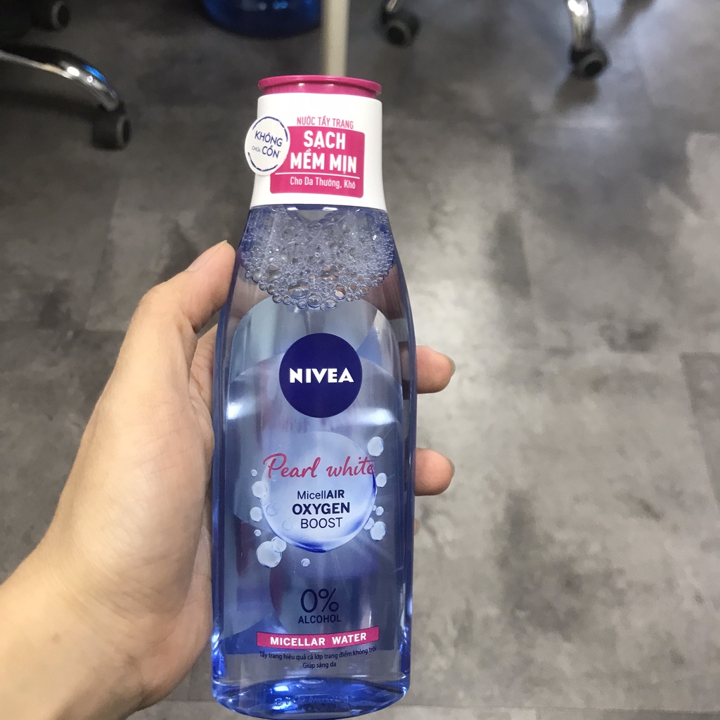 Nước tẩy trang dành cho da khô NIVEA Pearl White Micellar Water 200ml hồng