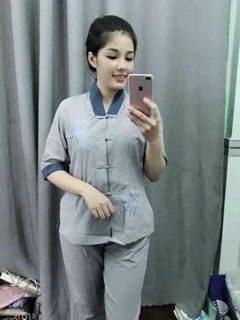 Pháp phục đi lễ chùa