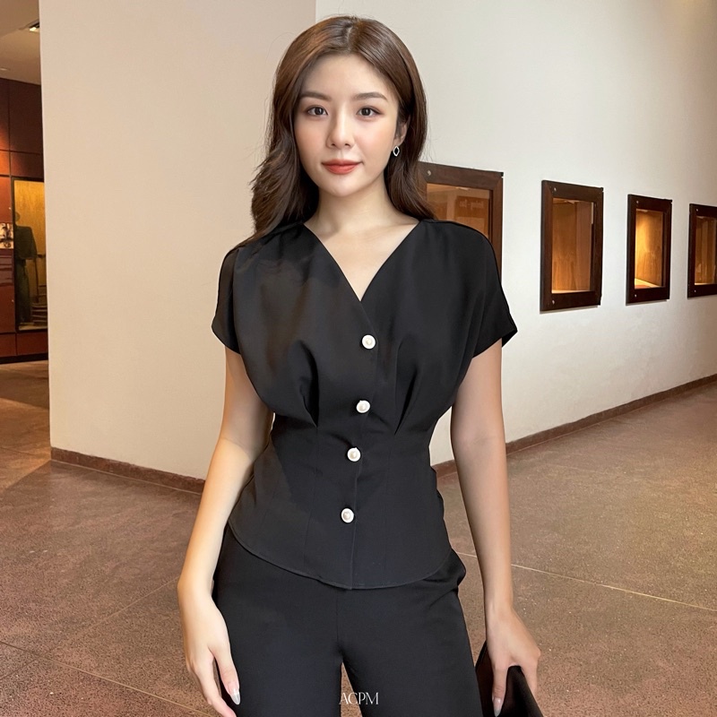 Sonia Blouse / Áo sơ mi cổ tim may chiết eo