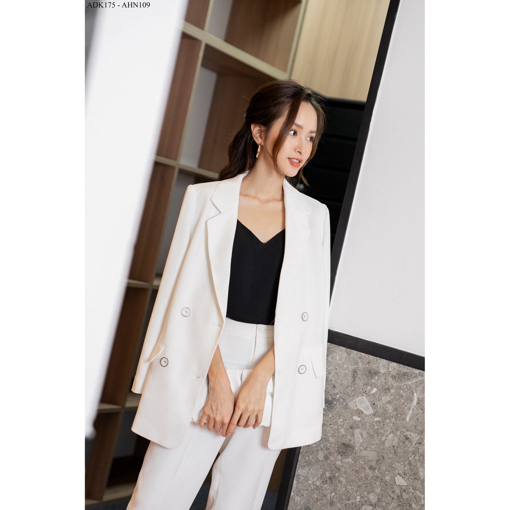 TIIN STORE Áo blazer 2 túi cơi nắp 4 khuy bọc vải by Tiin