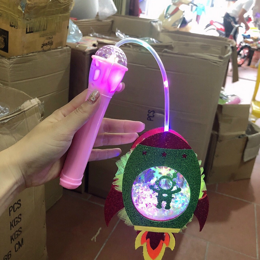 Đèn Lồng Hot Hit Cho Bé Có Đèn Phát Sáng