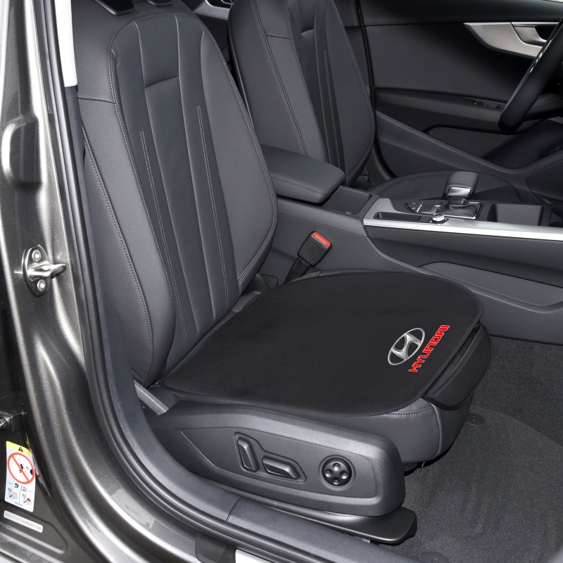 Set 1 / 3 Đệm Lót Ghế Ngồi Xe Hơi Bằng Lụa Lạnh Thoáng Khí Chống Trượt