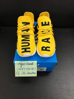 Giày human race vàng