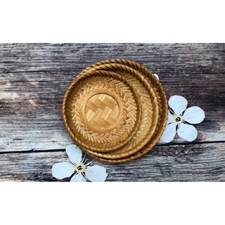 Đĩa tre hun khói đựng hạt