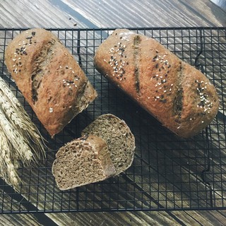 Bánh mì đen yến mạch