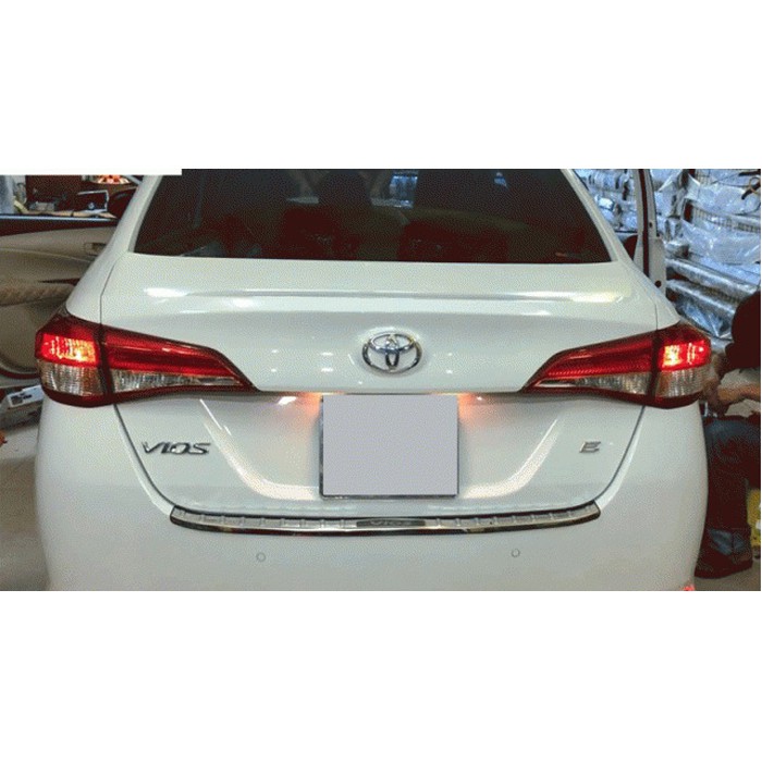 Chống trầy cốp vios 2019-2021, ốp cốp Toyota vios 2019-2021 CHất liệu innox sáng bóng - cao cấp nhất thị trường