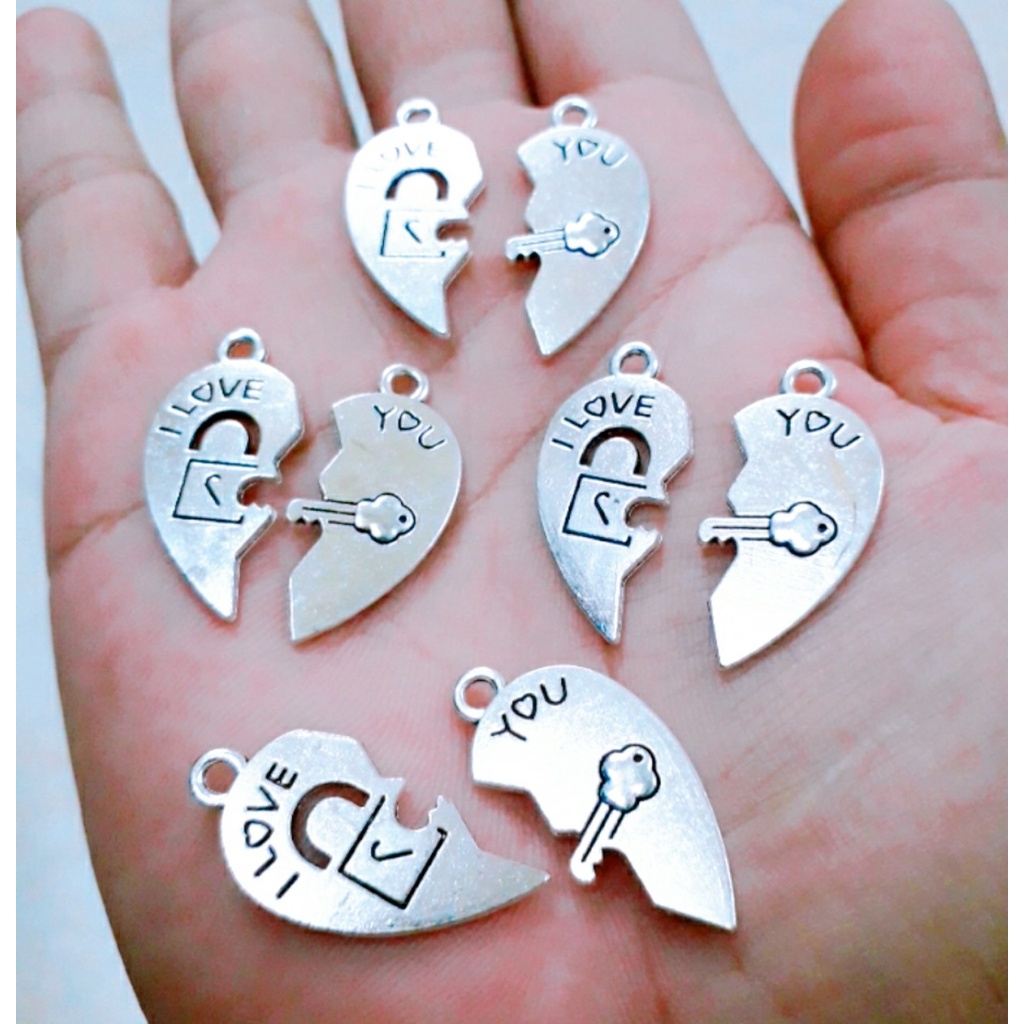 sỉ charm trái tim ghép i love you : 50 gram = 25k / 1 gói [ chuyên sỉ charm giá sỉ rẻ nhất ]