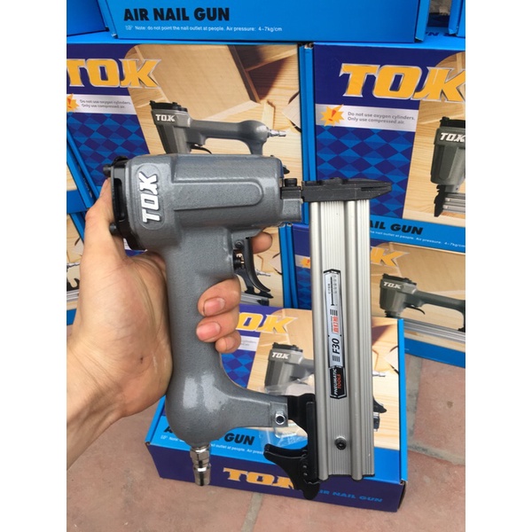 Súng bắn đinh thẳng đinh gỗ TOK F30 dùng hơi hàng chính hãng