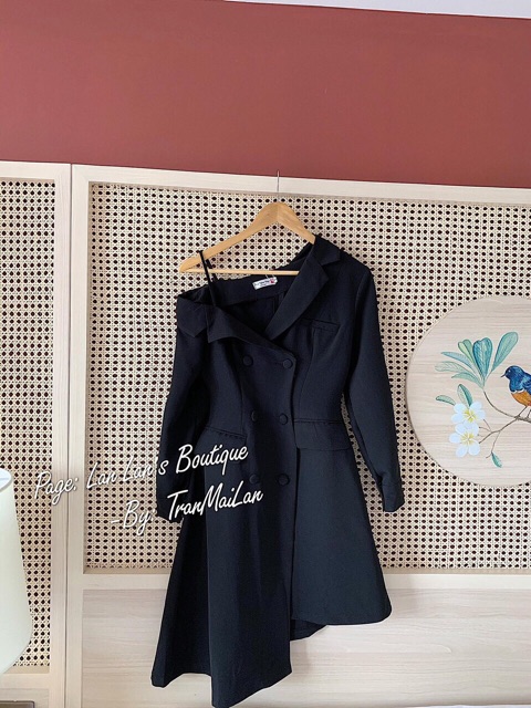 Váy thiết kế hở vai