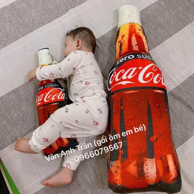 Gối ôm 3D chai Coca