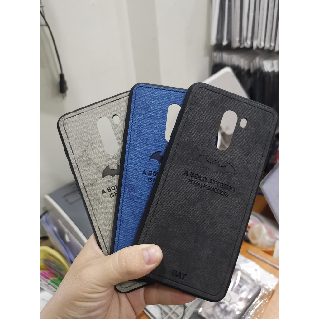 Ốp lưng Xiaomi Pocophone F1 vân da khắc hình Dơi viền chỉ