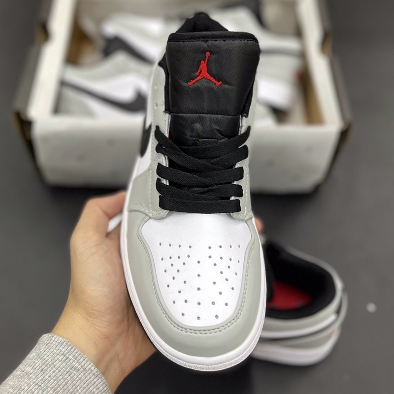 (ẢNH THẬT 1.1) Jordan low xám logo đỏ chuẩn 11 Trung