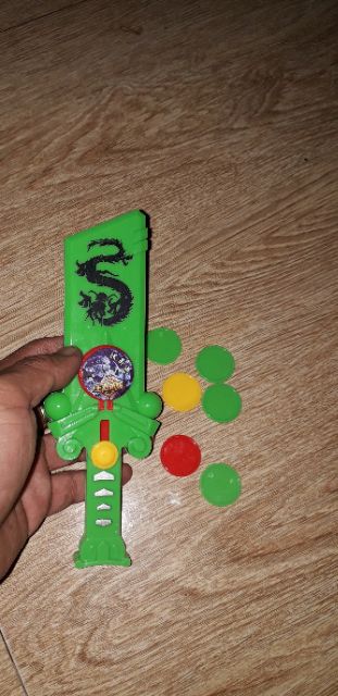 Đồ chơi bắn đĩa bằng nhựa rất đẹp như hình