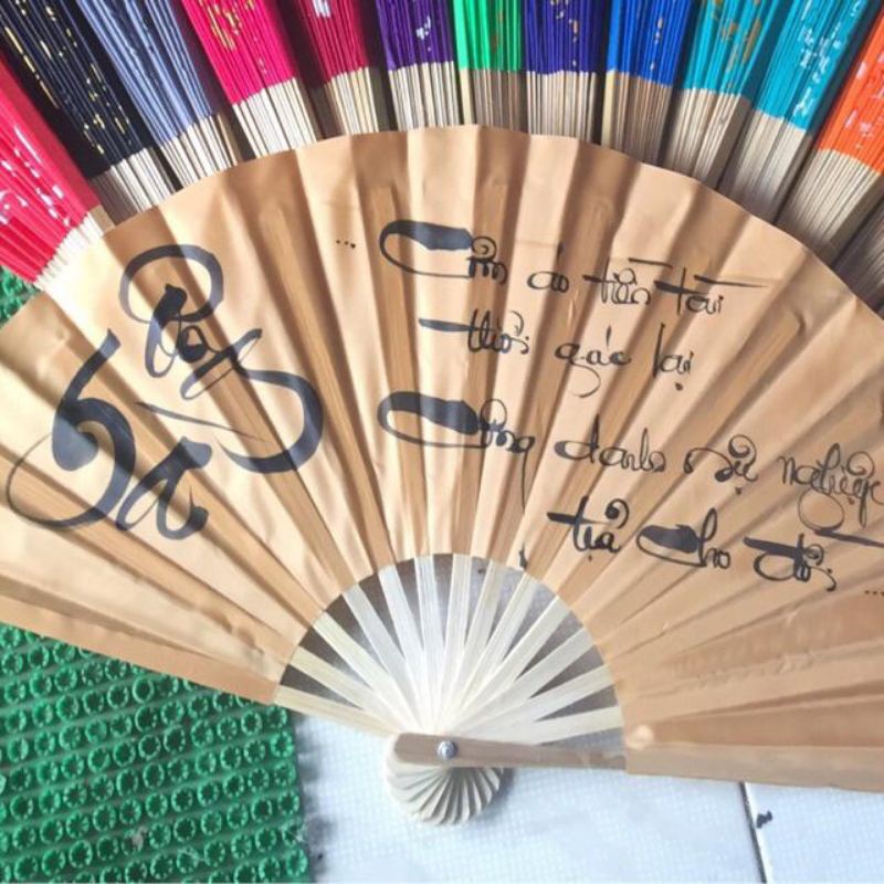 Quạt vải thư pháp dài 30cm, xòe rộng 60cm