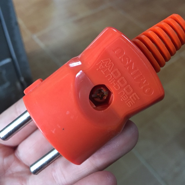 Phích cắm chịu tải 3000W