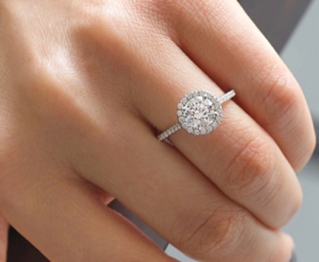 Nữ trang phụ kiện D.i.a.m.o.n.d  Order