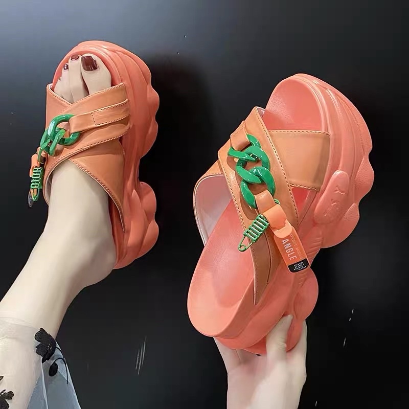 Dép quai chéo viền xích cao 9cm GDS