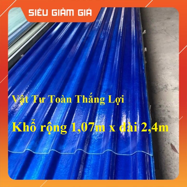 ( Khổ rộng 1.07m x dài 2,4m x 7.9 dem ) Tôn nhựa dạng sóng màu xanh lấy ánh sáng che mưa