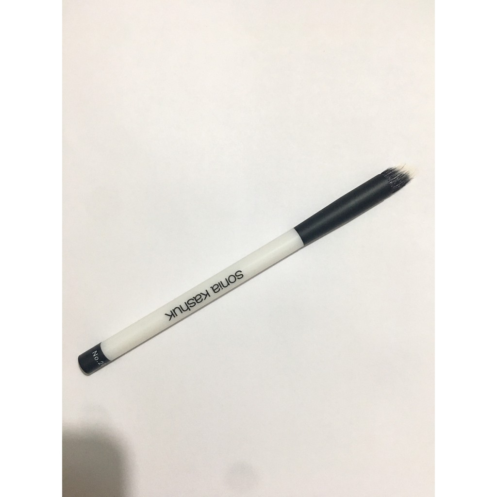 Cọ mũi tách sét  sonia kashuk