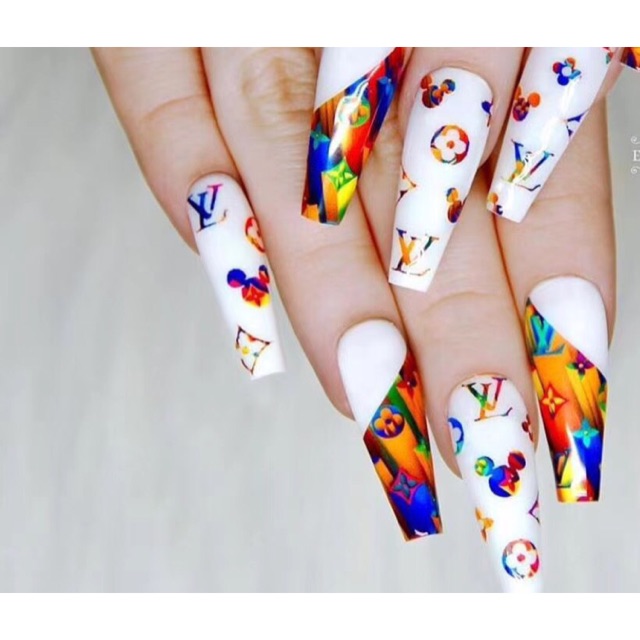 Sticker LV trang trí móng