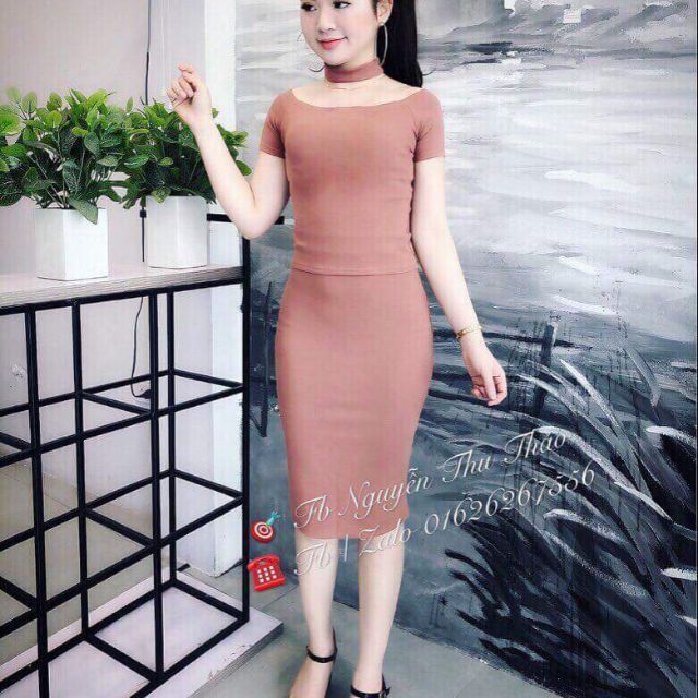 Đầm body chocker
