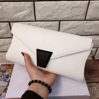 Clutch nắp gỗ sang chảnh