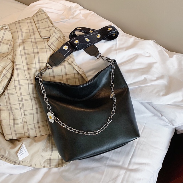 Túi xách đi học đựng vừa A4 phù hợp cho các bạn học sinh phối hoa cúc phong cách 2021 | BigBuy360 - bigbuy360.vn