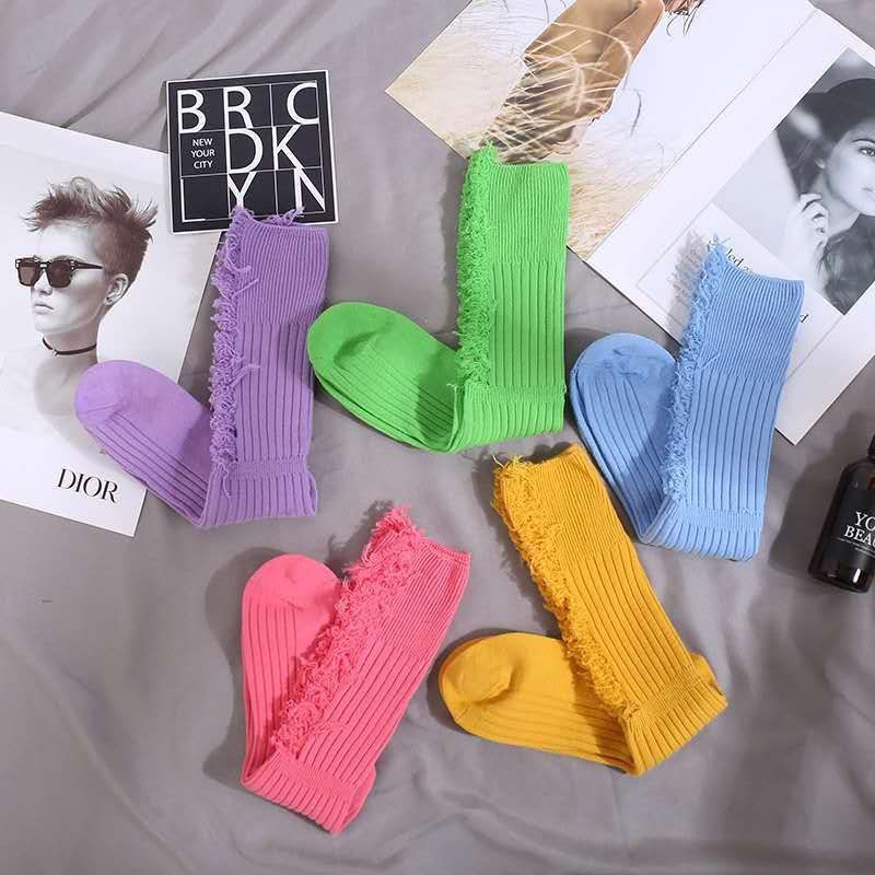 Vớ cotton cổ cao phối rách kiểu Hàn Quốc cá tính cho nữ