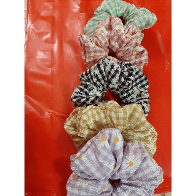 Dây buộc tóc đeo tay caro thêu bông cúc