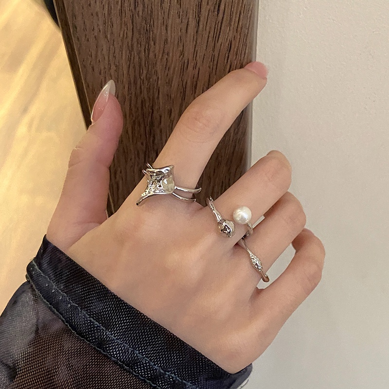 Nhẫn Thiết Kế Không Đều Sang Trọng Thời Trang