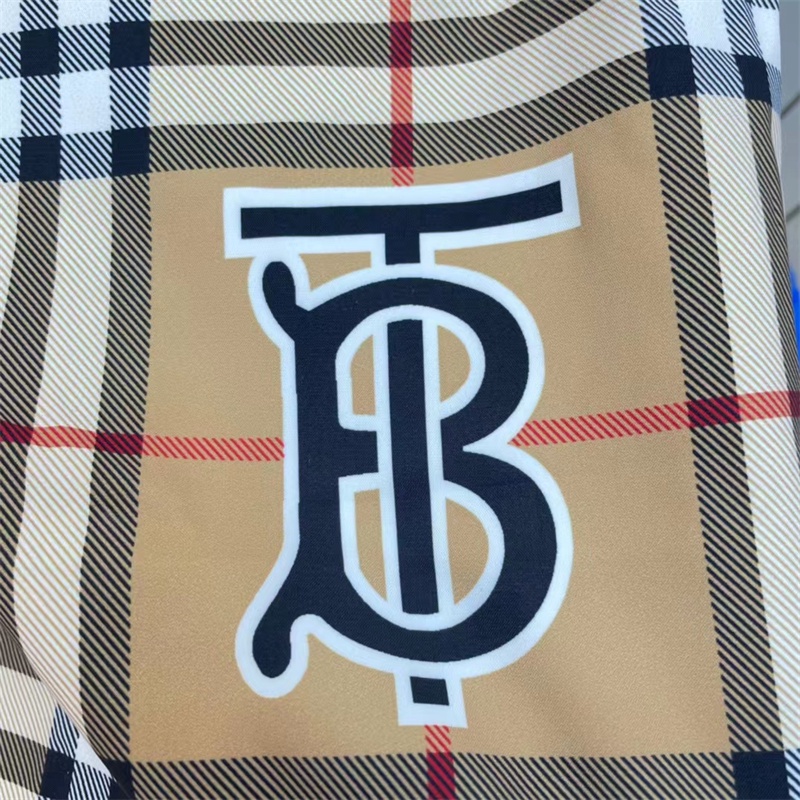 Quần Sọt Đi Biển Burberry Hoạ Tiết In Phong Cách Cổ Điển