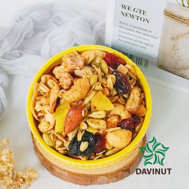 Granola không đường 500g Davinut 50% hạt và quả sấy khô, 50% yến mạch granola giảm cân ăn sáng ít ngọt ăn kiêng