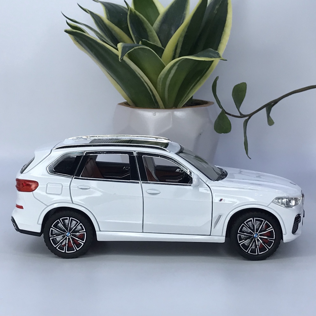 Mô hình xe ô tô BMW X5 tỷ lệ 1:24 bằng kim loại phiên bản mới ra mắt