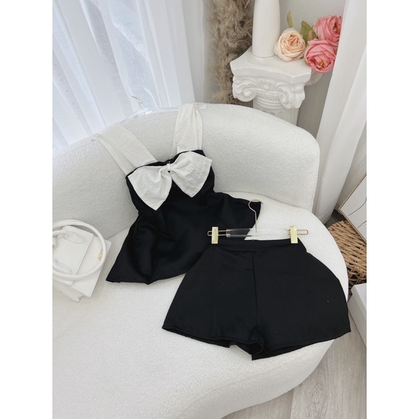 SET ÁO ĐEN PHỐI NƠ NGỰC + QUẦN SHORT ĐEN