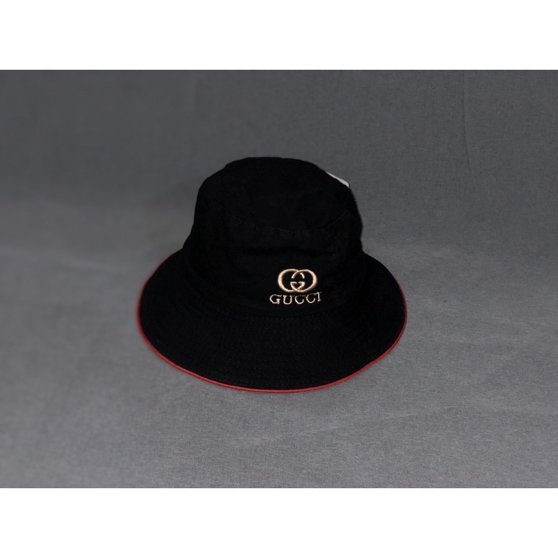 Mũ vành nữ viền trắng logo thêu nổi G C