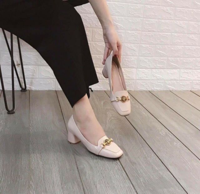 Giày nữ quai ngang