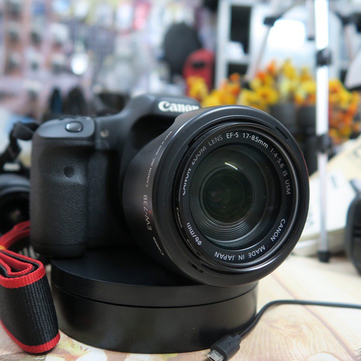 Máy ảnh Canon 7D kèm ống kính Canon 17-85 is USM