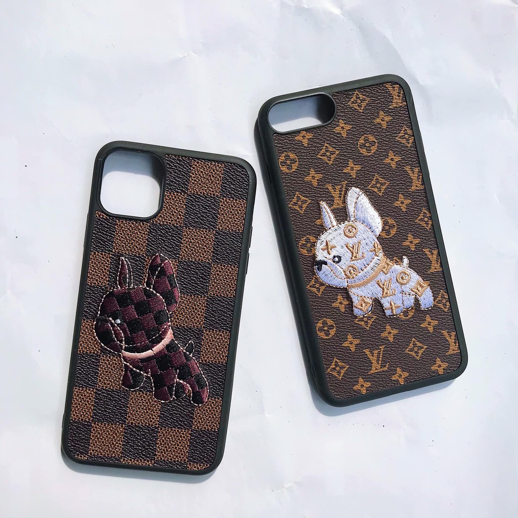 Ốp lưng iPhone LV chó Pug cao cấp lót nhung loại xịn