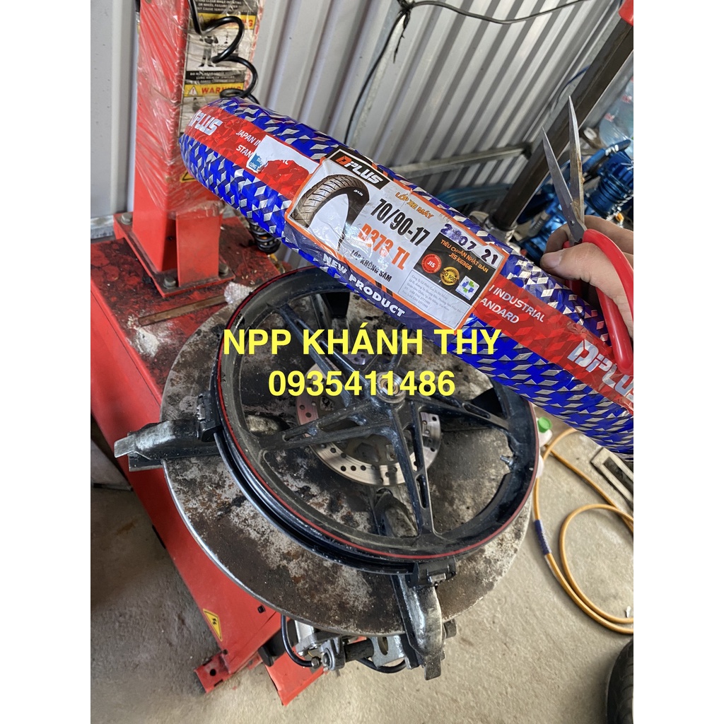 VỎ LỐP XE MÁY 70/90-17 PILOT STREET