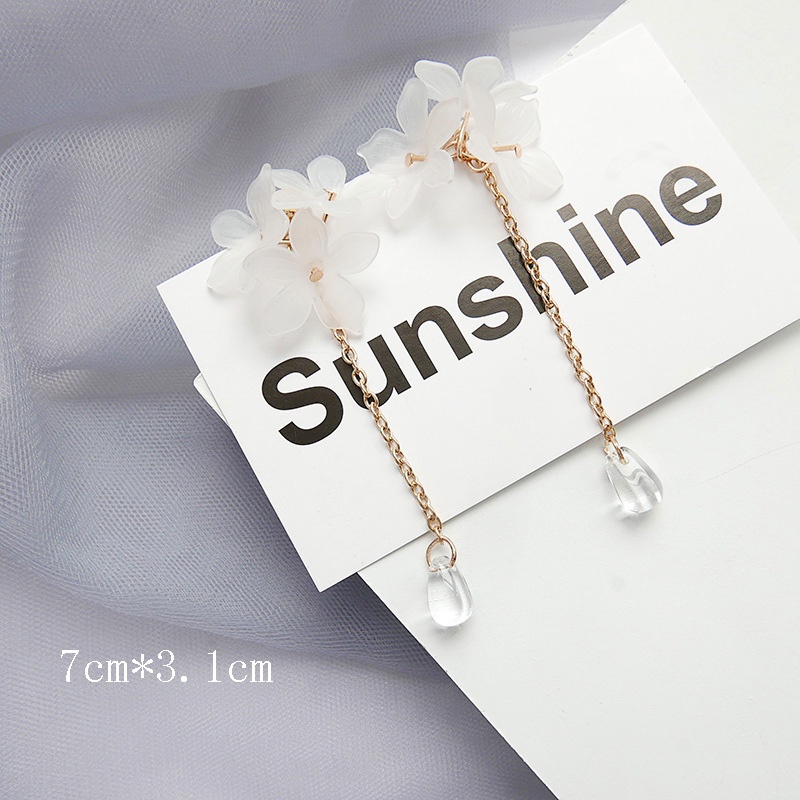 Đôi Khuyên Tai Dáng Dài Đính Cánh Hoa Thanh Lịch