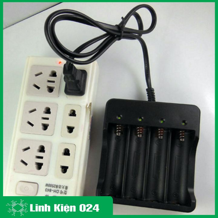 Bộ sạc pin đa năng 18650 4 pin 3.7-4.2V phích cắm tiện lợi có đèn báo