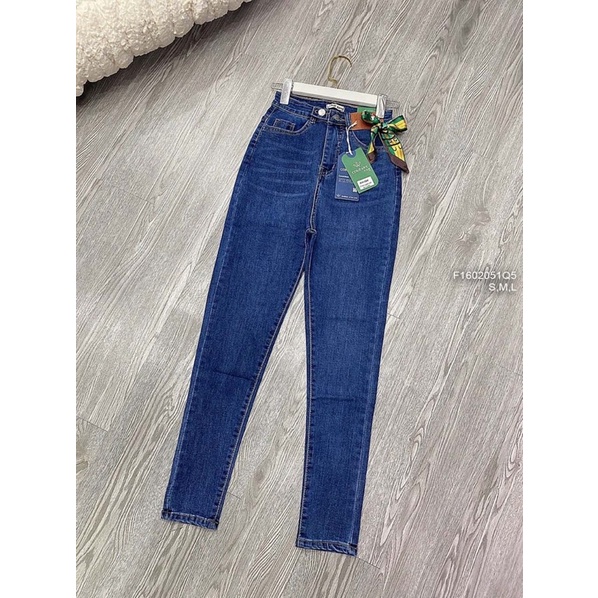 Quần jeans trơn kèm khăn