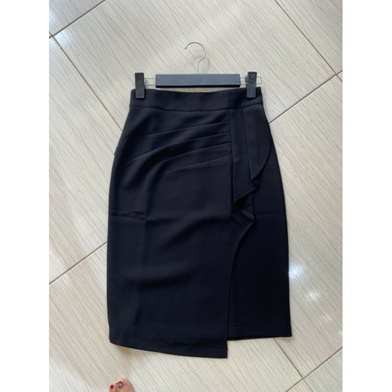 chân váy dài sẻ sau