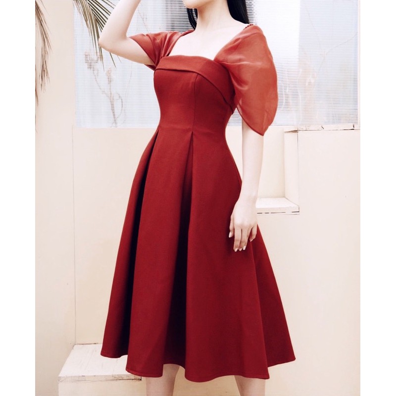 ĐẦM ĐỎ PHỐI TAY LƯỚI