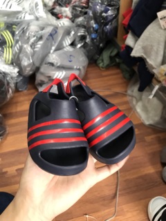 Sandal nhựa adidas