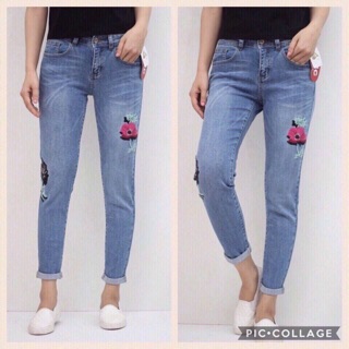 Quần jean thêu hoa sale