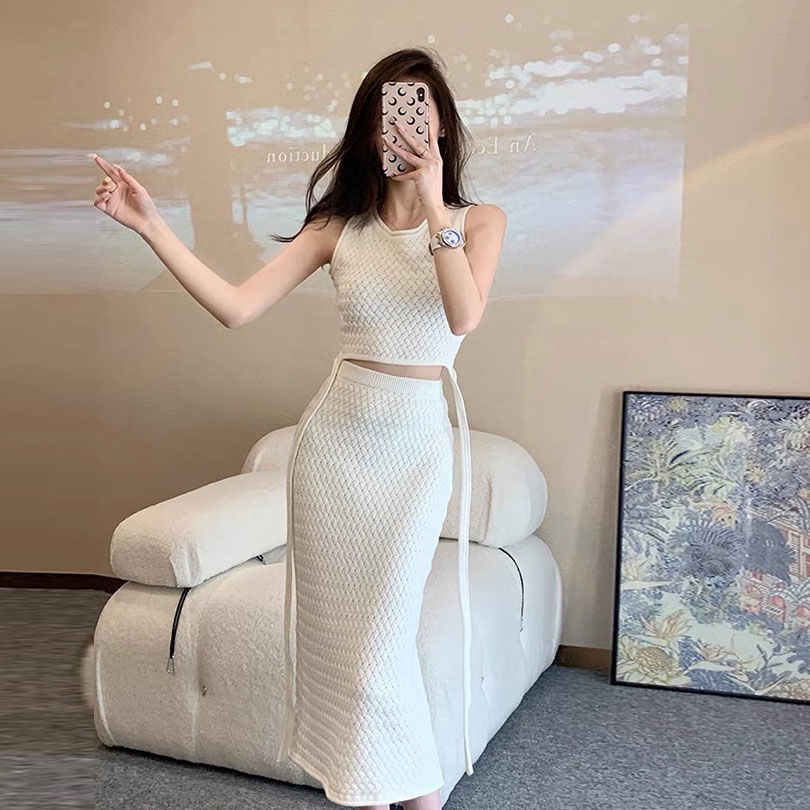 Set Áo Thun Ngắn Tay + Chân Váy Thời Trang Dành Cho Nữ