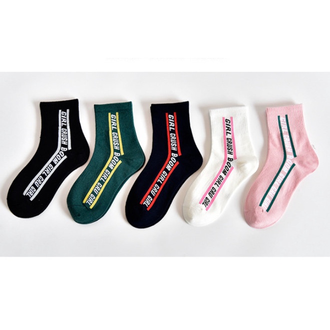 Vớ chữ GIRL CRUSH cổ lửng nam nữ phong cách trẻ trung, năng động.