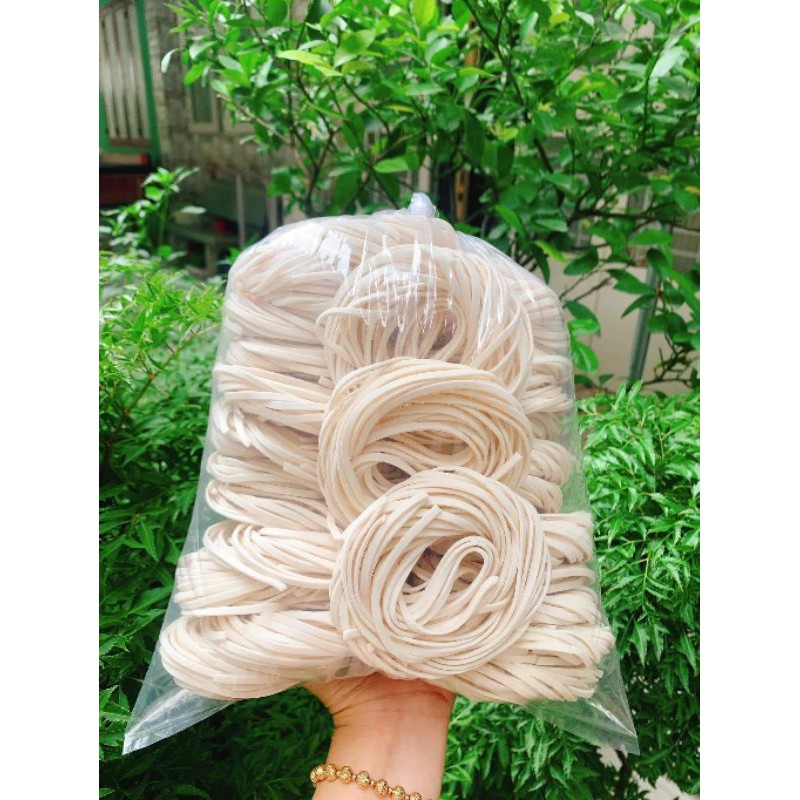 BÁNH CANH BỘT MÌ KHÔ HUẾ